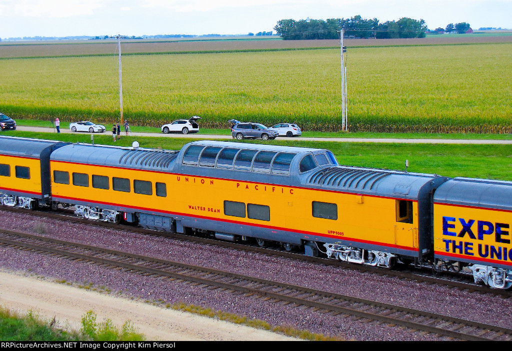 UPP 9005 Dome Lounge Car "Walter Dean"